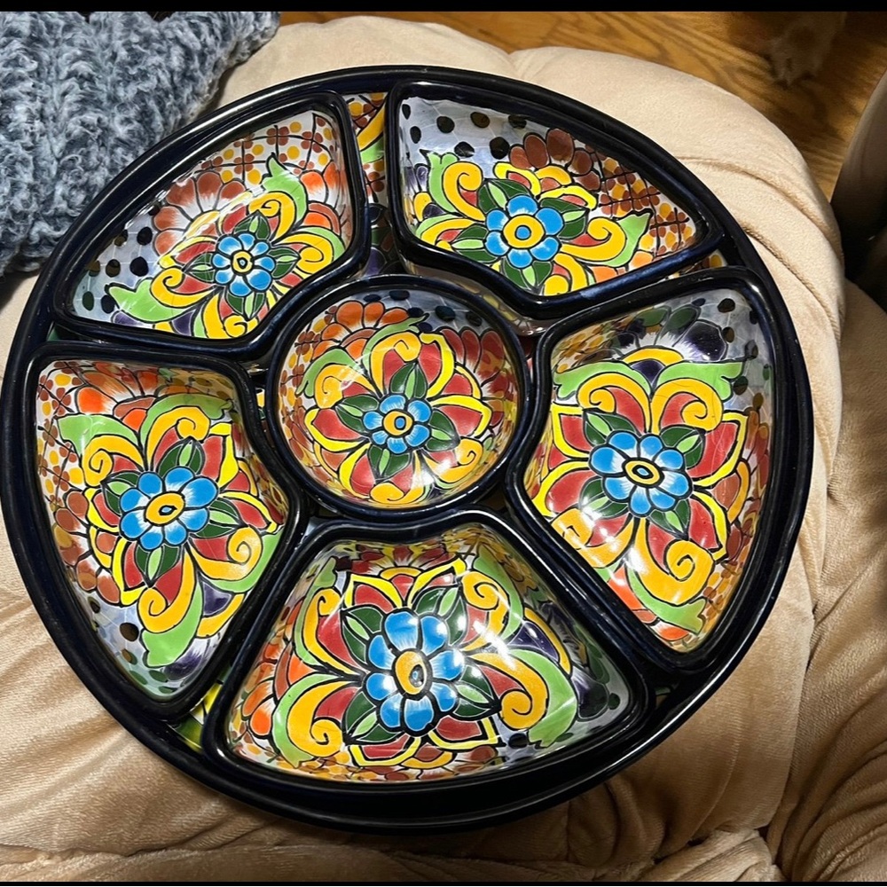 Vintage BeautifulTALAVERA Mexican Pottery 7 Pieces Chip & Dip/Snack/Relish Dish.